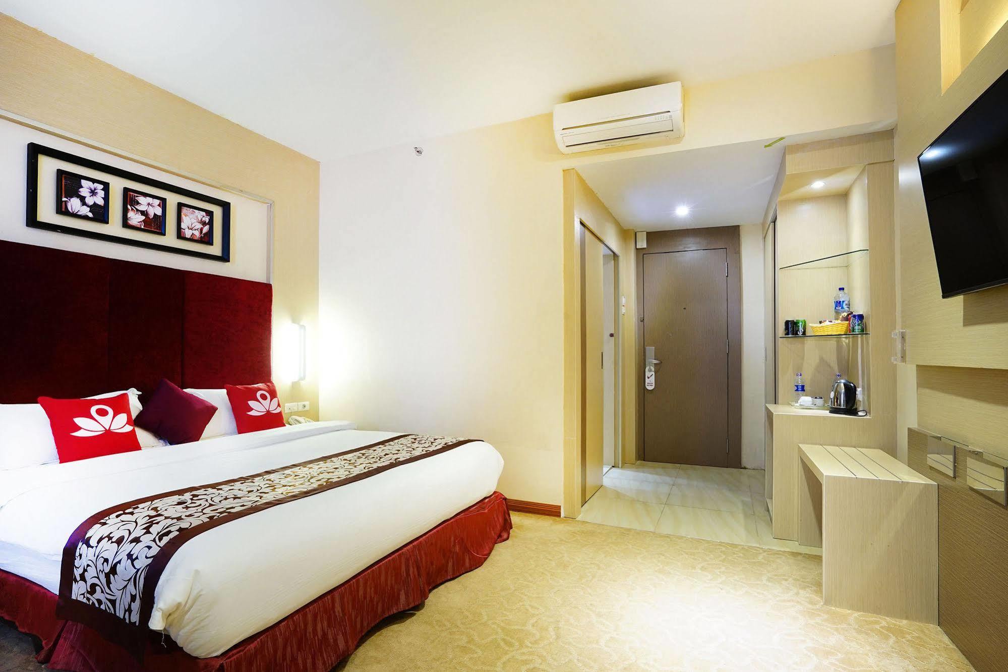 Zen Rooms Near Bcs Mall Penuin Batam Exterior foto